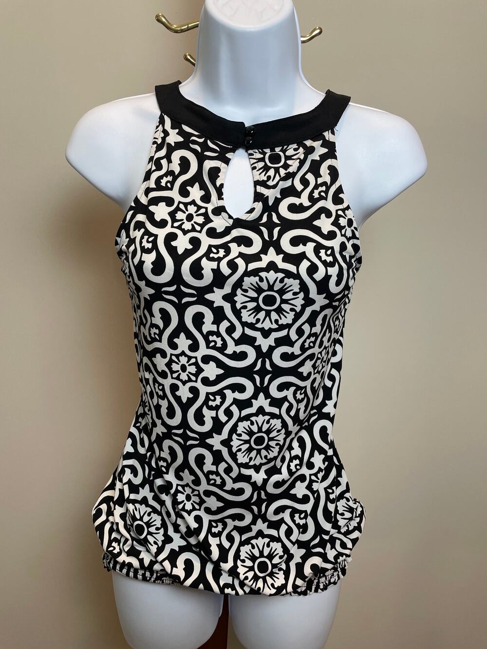 White House Black Market Boho Halter Keyhole Top Size S Black White